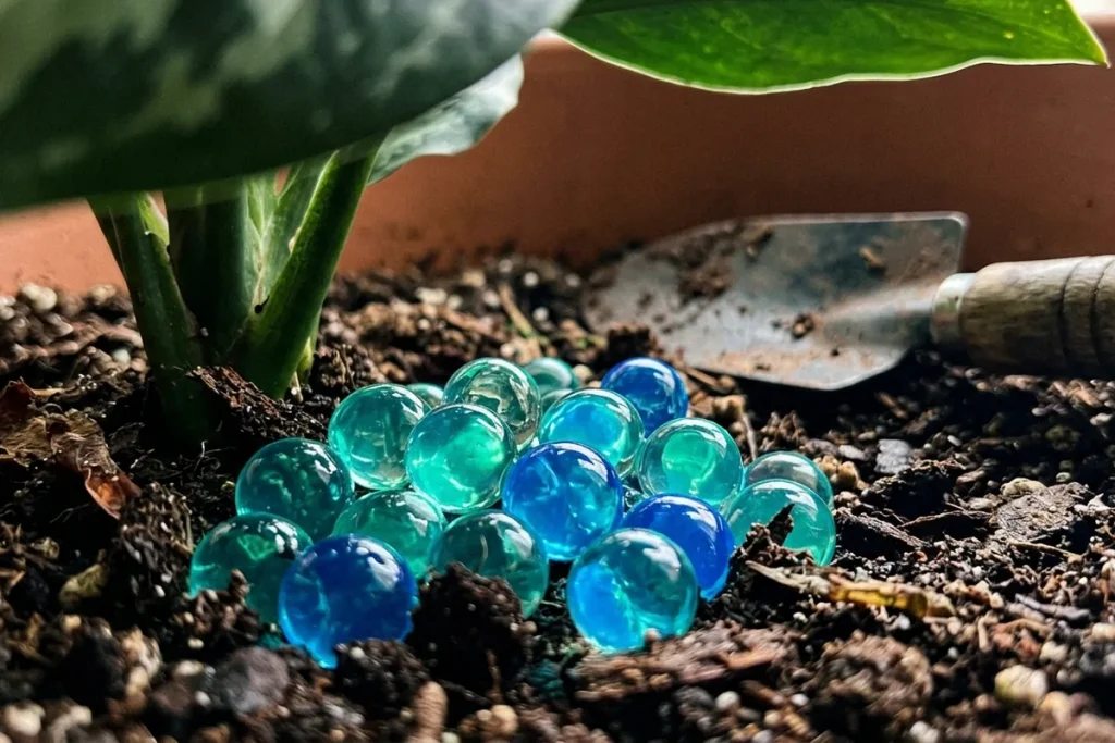 Rekomendasi Gel Hidrogel Terbaik 2026 untuk Jaga Kelembapan Tanah Tanpa Disiram.